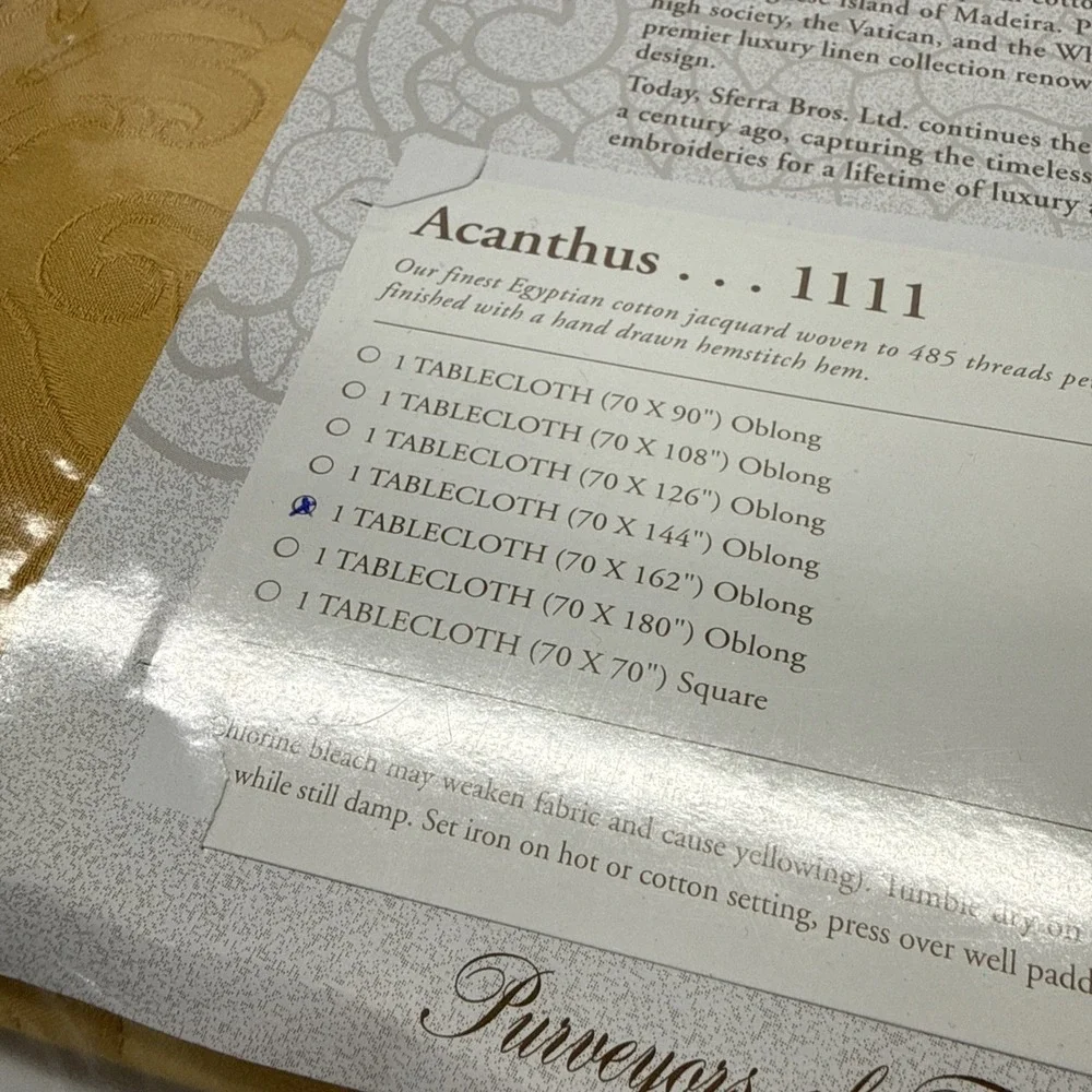 Sferra Acanthus Tablecloths Gold & White Oblong 70